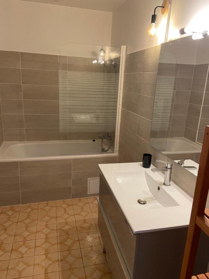Maison A 5 Min Des Plages Сикс-Фор-ле-Плаж Екстериор снимка